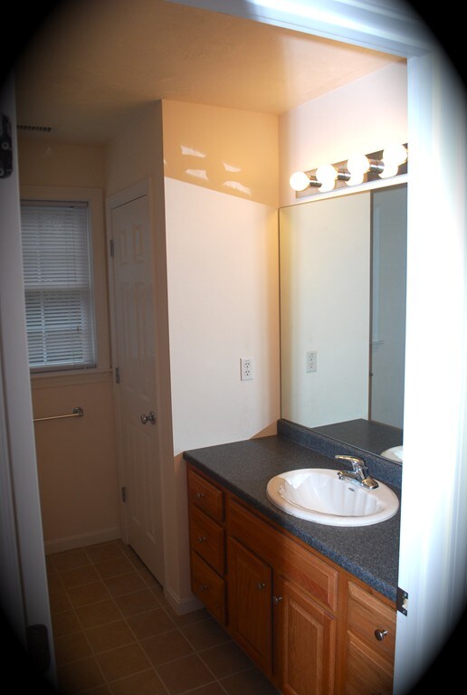 6 Messenger St unit 1, Plainville, MA 02762 - photo 3