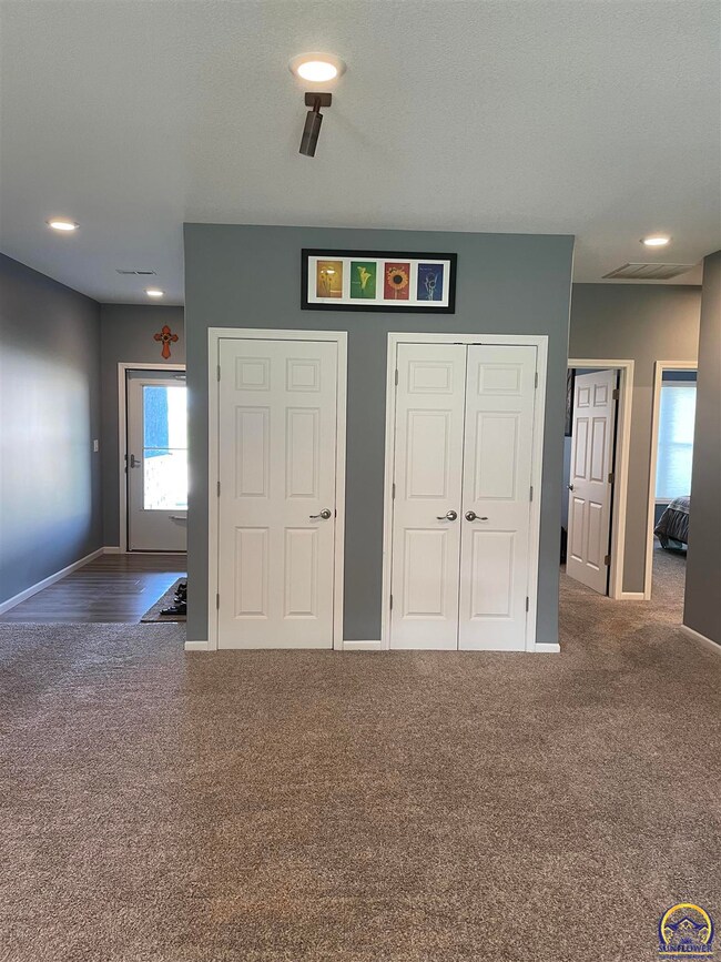 2918 SW Greenridge St, Topeka, KS 66614 - photo 2