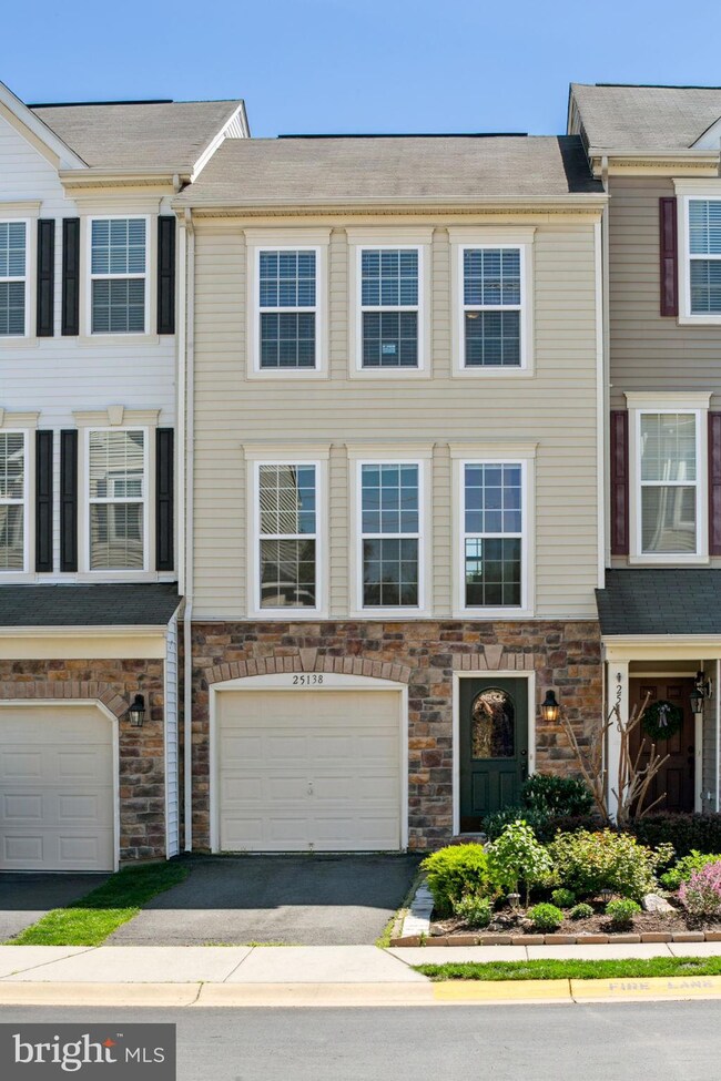 25138 Sweet Myrtle Square, Aldie, VA 20105 - photo 3