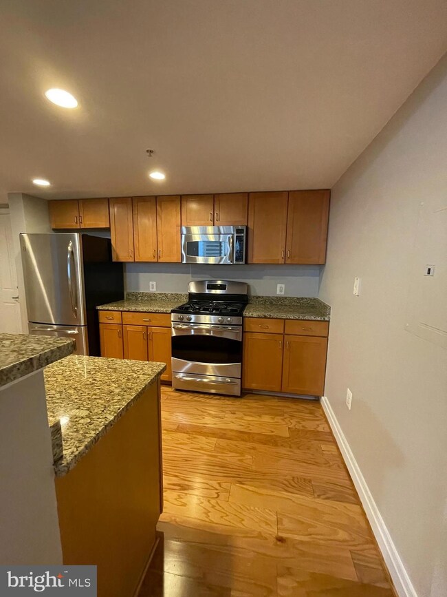 414 Water St unit 2015, Baltimore, MD 21202 - photo 6