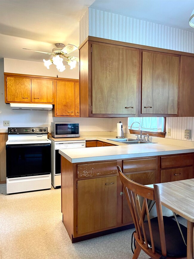 4 Spring St, Whitefield, NH 03598 - photo 6