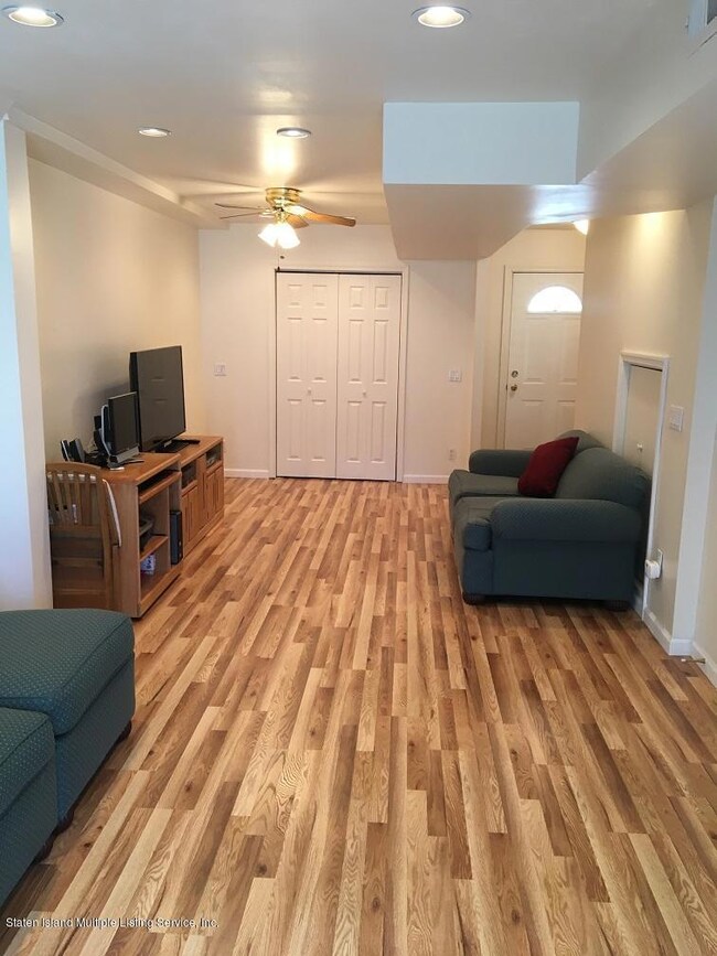 28 Cannon Ave, Staten Island, NY 10314 - photo 4