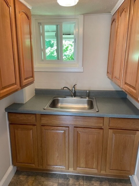 1664 Main St unit 2nd flr, Jefferson, MA 01522 - photo 5