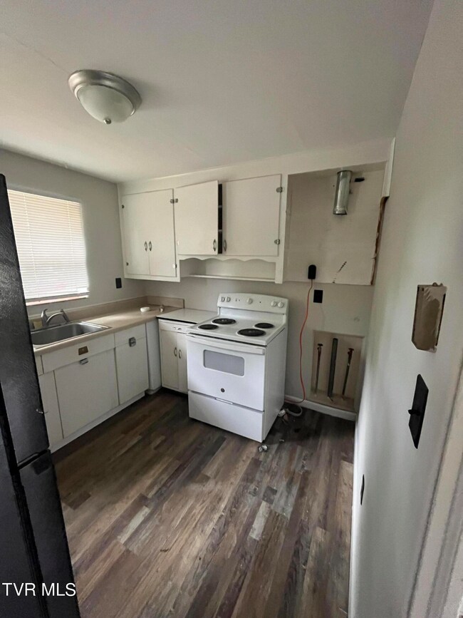 1419 E Holston Ave, Johnson City, TN 37601 - photo 3