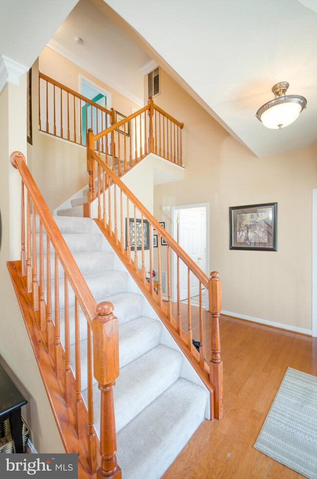 613 Wooden Bridge Dr, Purcellville, VA 20132 - photo 4