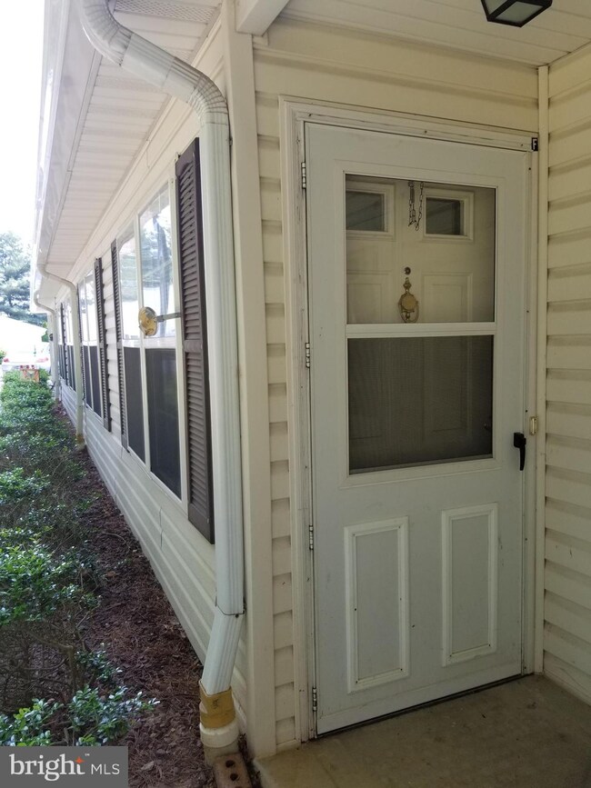 1805 Vincenza Dr unit F, Sykesville, MD 21784 - photo 2