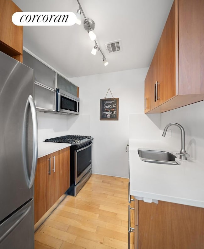 61 Conselyea St unit A4, Brooklyn, NY 11211 - photo 4