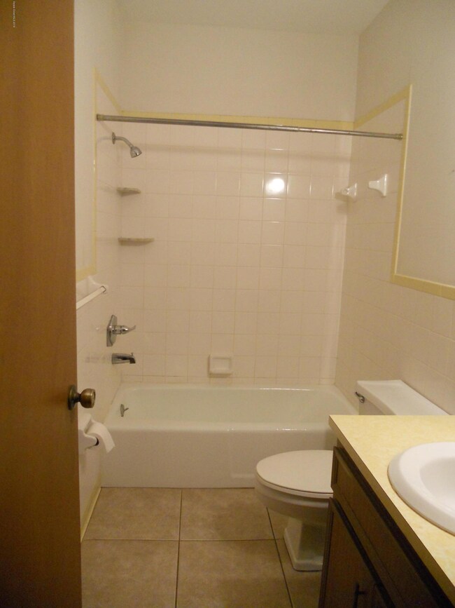 870 N Cocoa Blvd unit 5, Cocoa, FL 32922 - photo 5