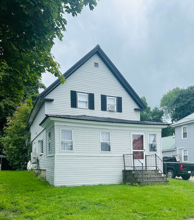 19 Pine St, East Millinocket, ME 04430 - photo 2