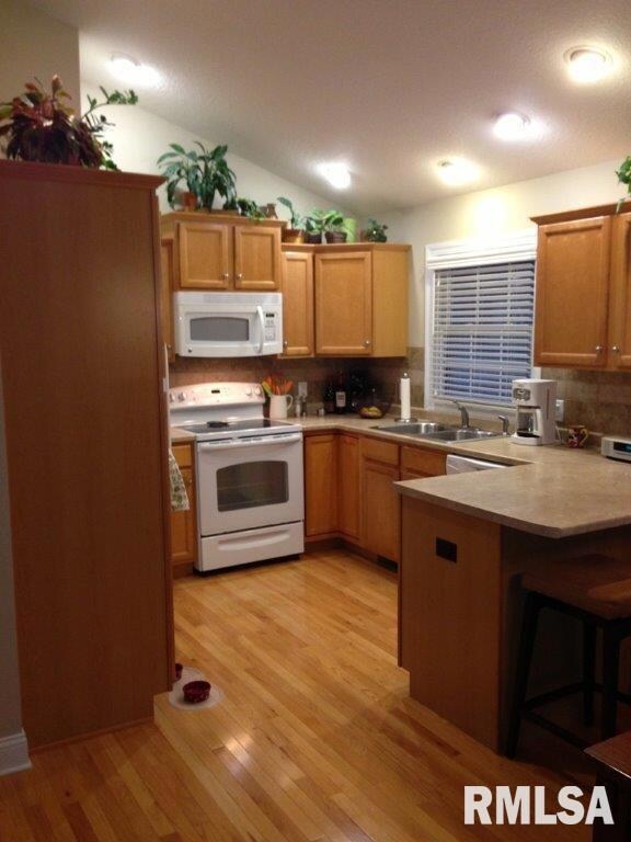 1919 W 56th Ct, Davenport, IA 52806 - photo 5