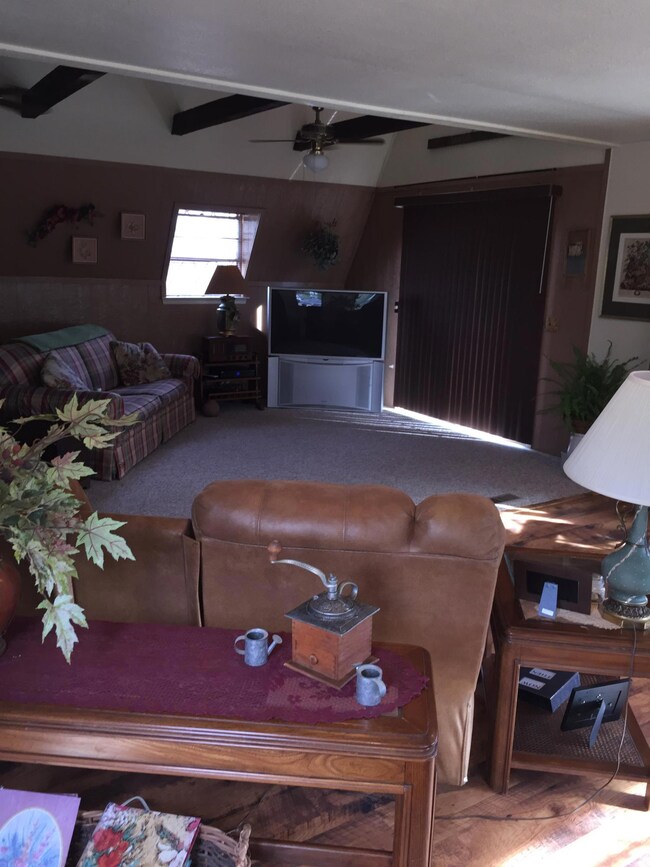 LIVING ROOM1