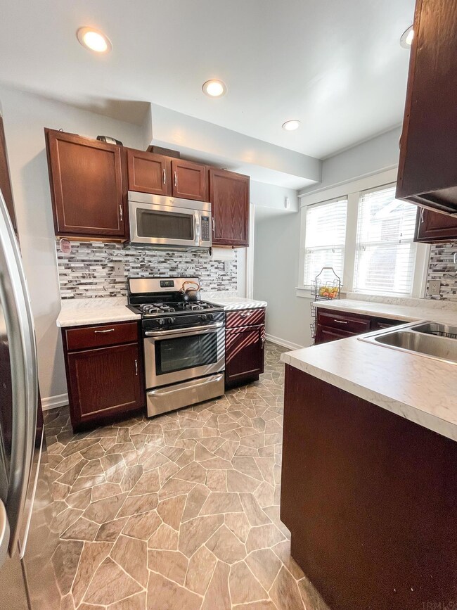 1611 Morehouse Ave, Elkhart, IN 46516 - photo 6