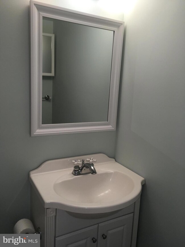 6147 Leesburg Pike unit 108, Falls Church, VA 22041 - photo 5