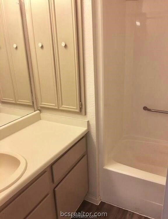 1104 Spring Loop unit C, College Station, TX 77840 - photo 7