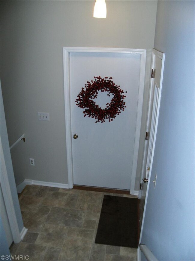 6952 Springtree Ln SW unit 10, Grand Rapids, MI 49548 - photo 7