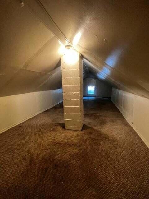 division upstairs 3rd non conforming bed
