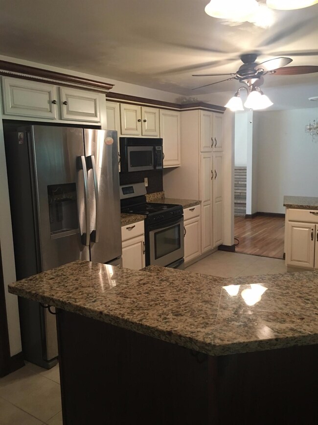 736 W Elizabeth Dr, Crown Point, IN 46307 - photo 5