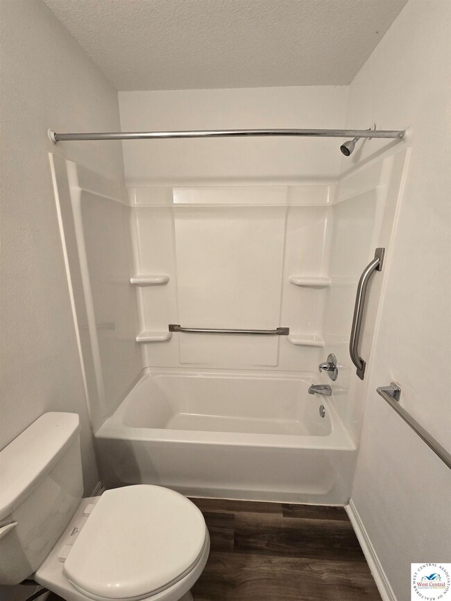 206 N Ohio St, Chilhowee, MO 64733 - photo 7