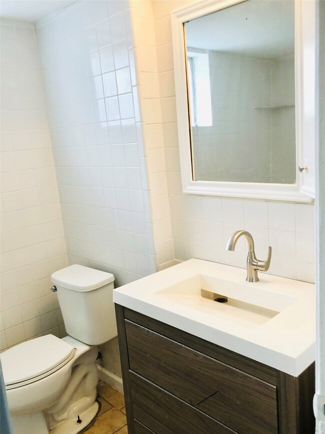 8214 Avert Ct, Houston, TX 77088 - photo 7