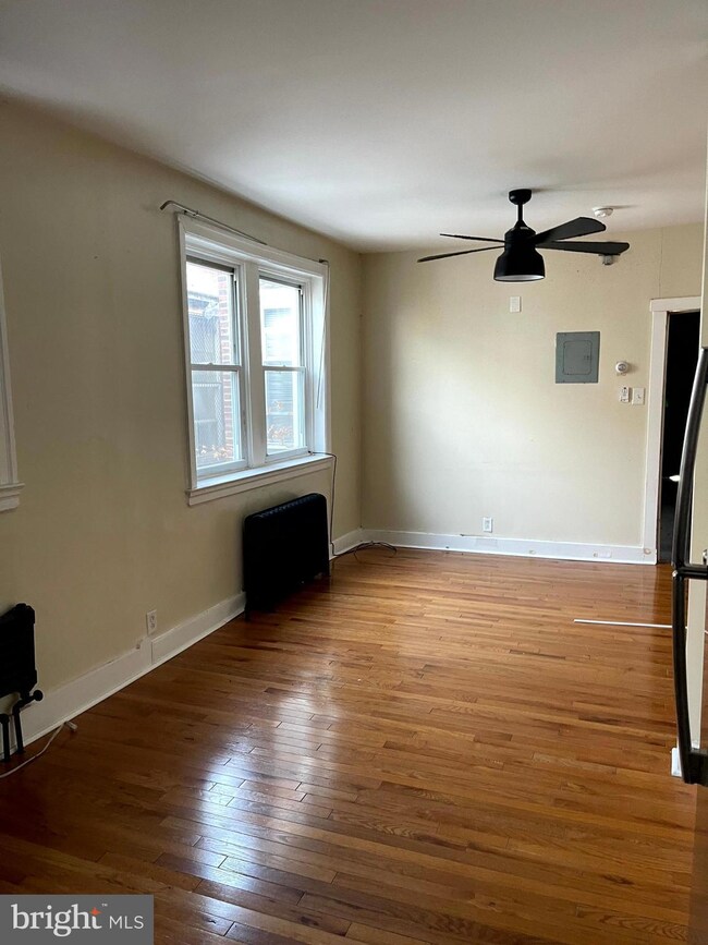 5236 Walnut St unit 2R, Philadelphia, PA 19139 - photo 3