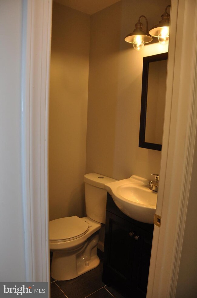 92 Daimler Dr unit 25, Capitol Heights, MD 20743 - photo 7