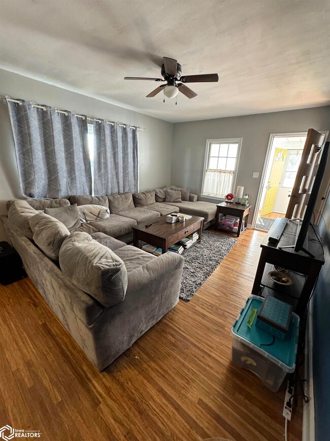 610 S Division St, Audubon, IA 50025 - photo 2