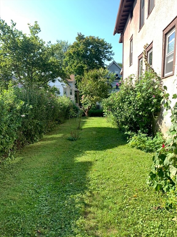 35 Leete St, Springfield, MA 01108 - photo 6