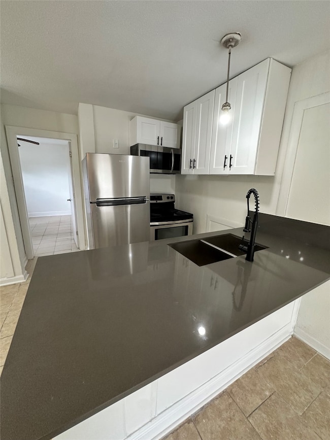 Kitchen plenty of space for barstools