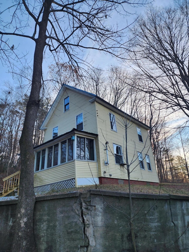 7 Beacon St, Livermore Falls, ME 04254 - photo 2