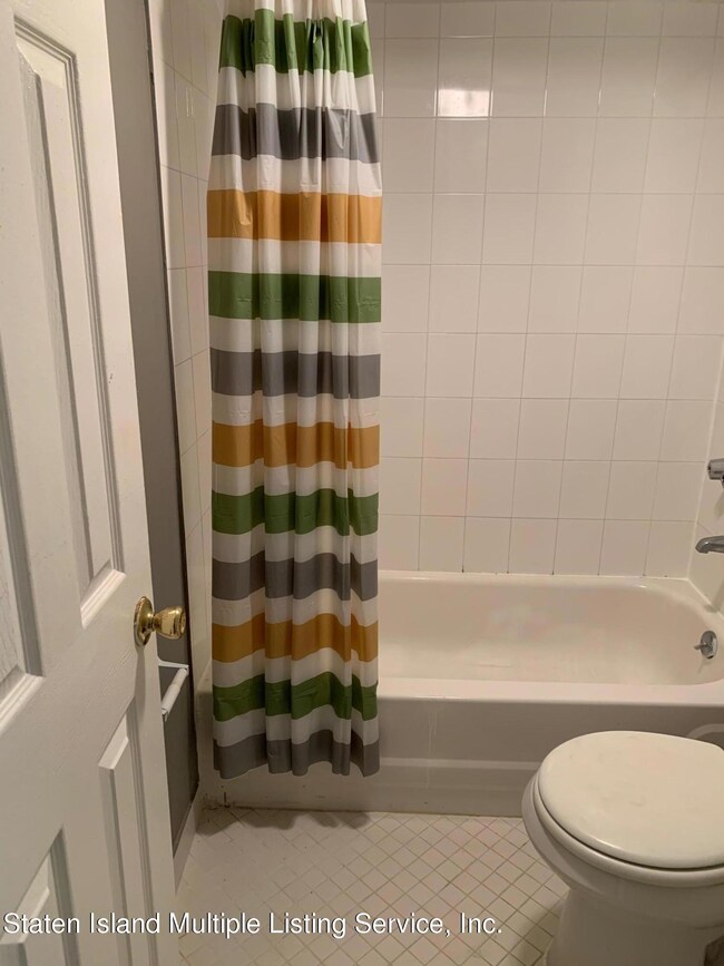 63 Timber Ridge Dr, Staten Island, NY 10306 - photo 6