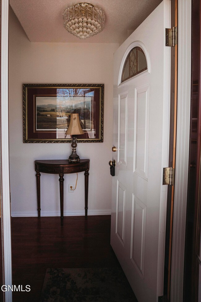 1002 13th St SW, Jamestown, ND 58401 - photo 5