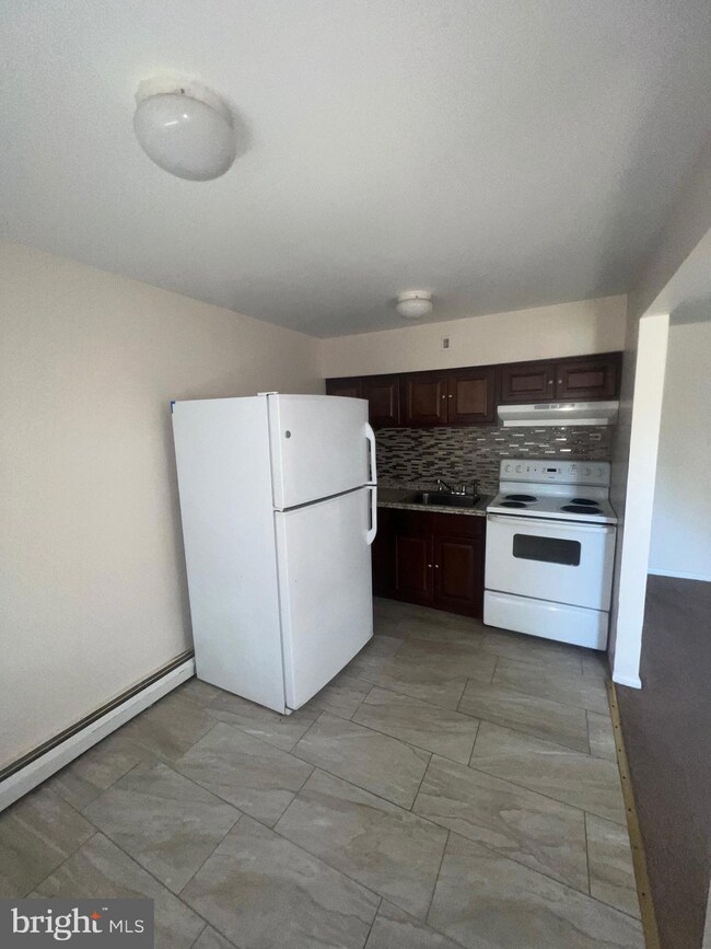 2625-27 2627 Parkside, Brookhaven, PA 19015 - photo 5