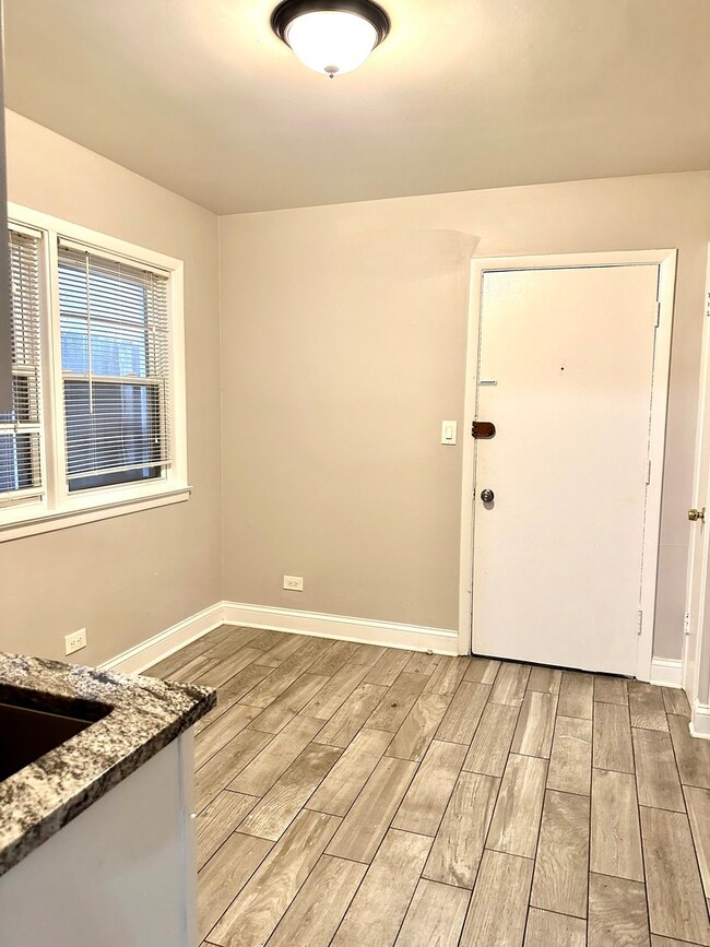 6140 N Richmond St unit 1, Chicago, IL 60659 - photo 6