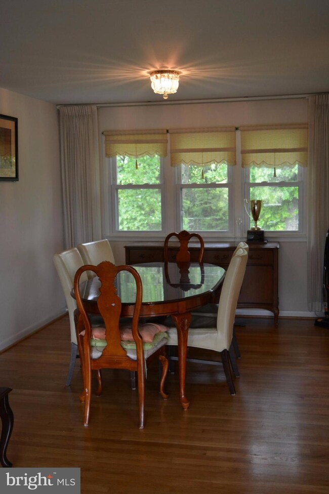 942 Dead Run Dr, McLean, VA 22101 - photo 6