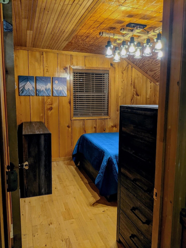 6531 Lockbridge Rd, Meadow Bridge, WV 25976 - photo 3