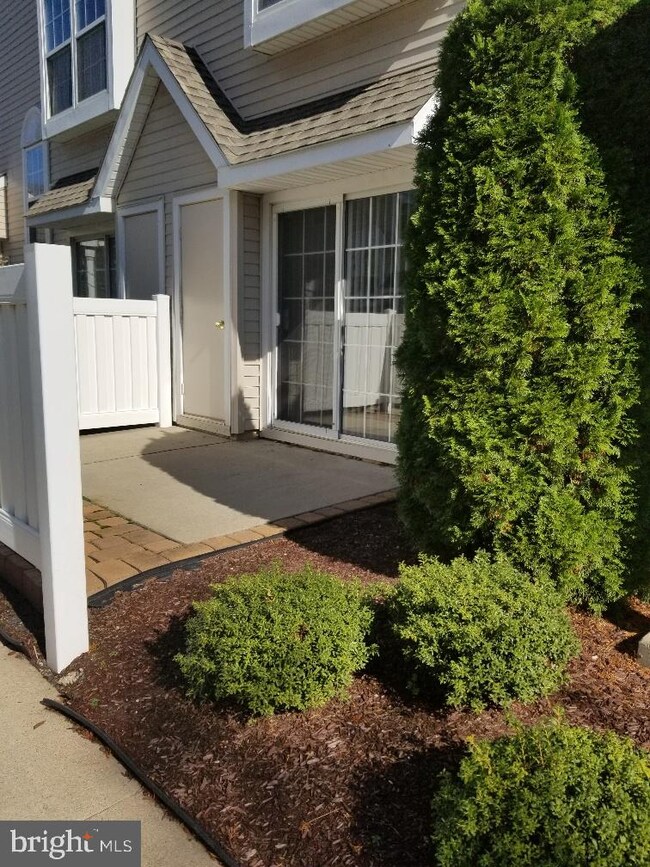 1405 Wharton Rd unit 1405, Mount Laurel, NJ 08054 - photo 3