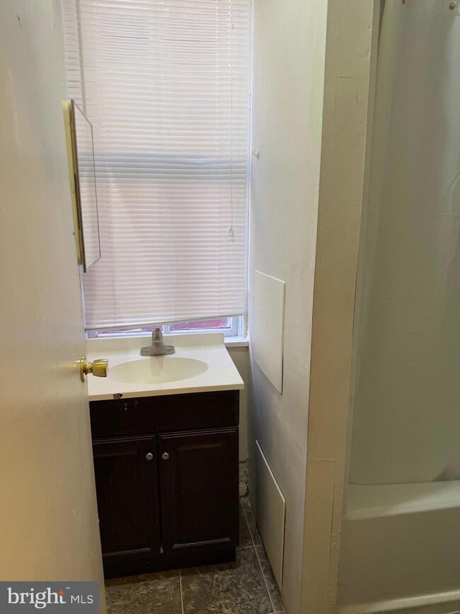 142 S Queen St unit 2, Lancaster, PA 17603 - photo 4