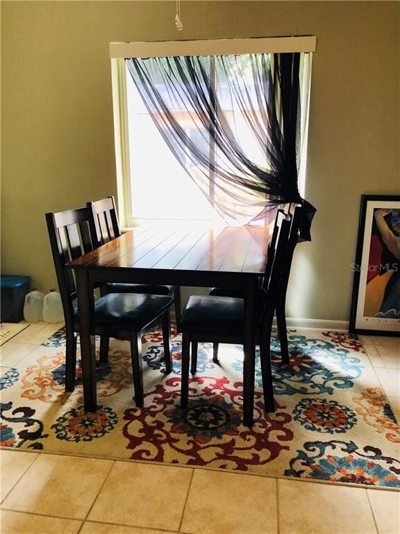 Dining area on side of kitchen