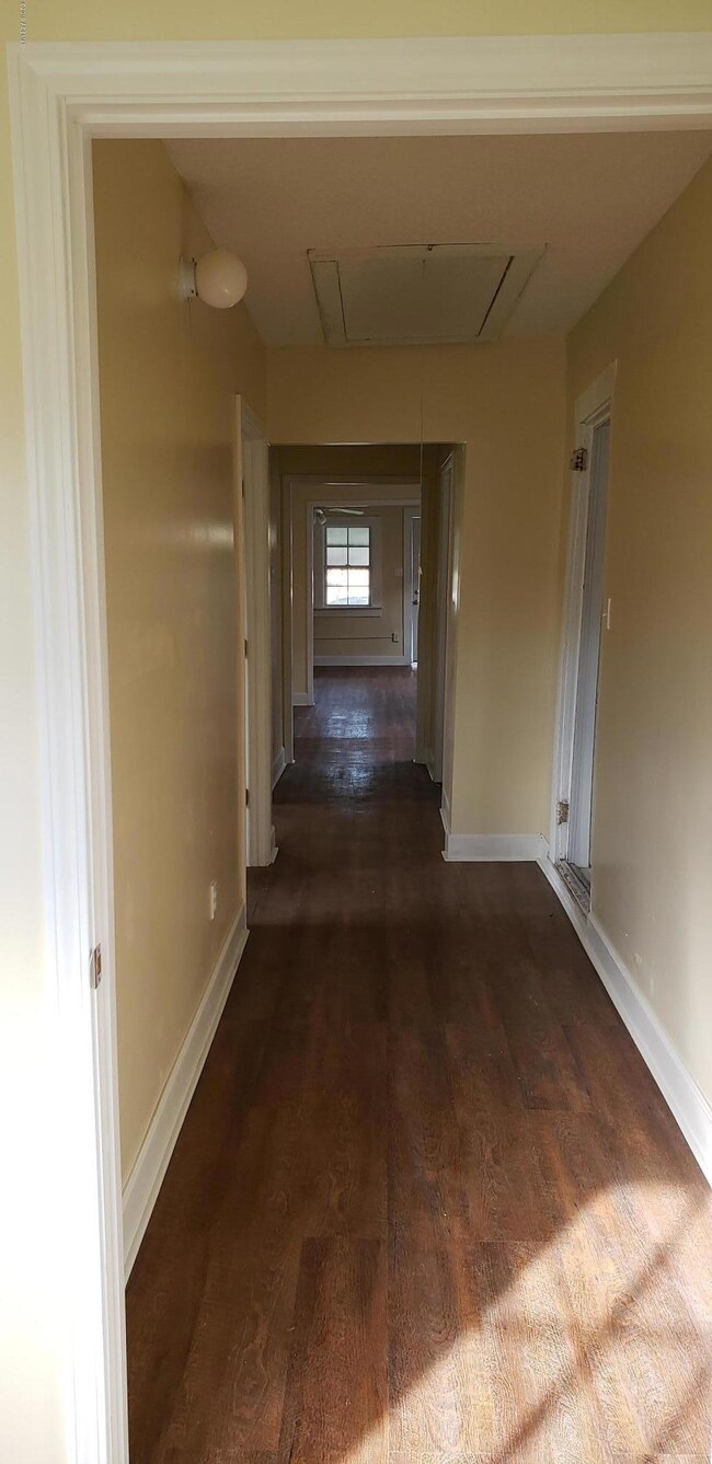 1013 W 45th St, Savannah, GA 31405 - photo 2
