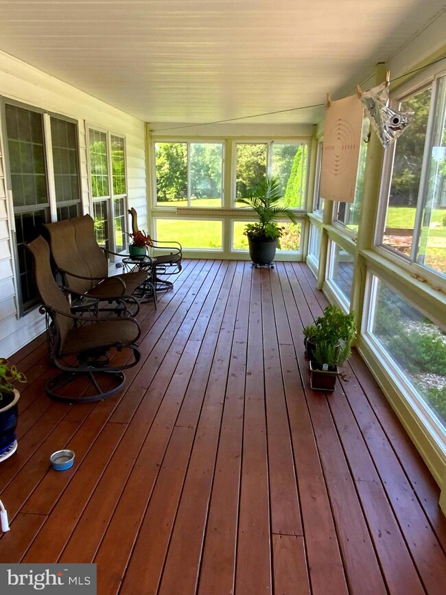 180 Holstein Ln, Toms Brook, VA 22660 - photo 3