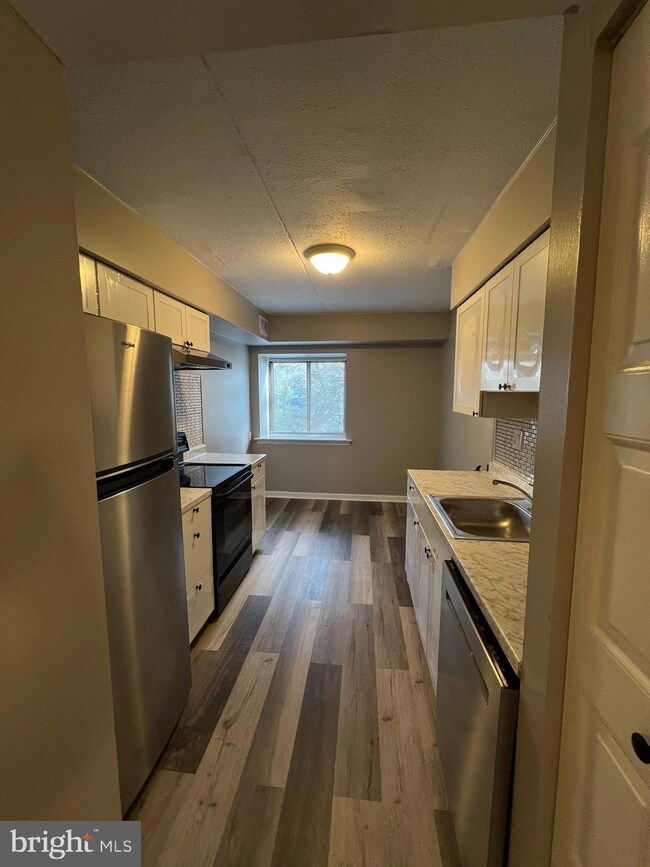 205 Hunter Ct, Marlton, NJ 08053 - photo 6