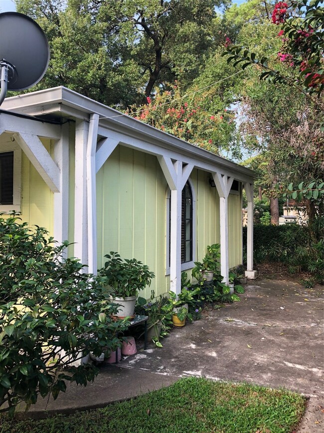 709 W 34th St, Houston, TX 77018 - photo 4