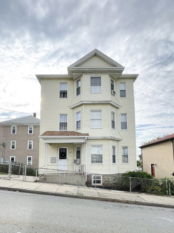 221 Beach St, Fall River, MA 02721 - photo 3
