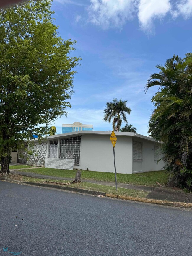 251 Duke unit 251, San Juan, PR 00927 - photo 2
