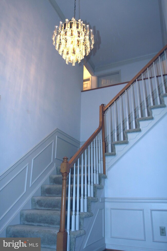 8813 Bovelder Dr, Laurel, MD 20708 - photo 3