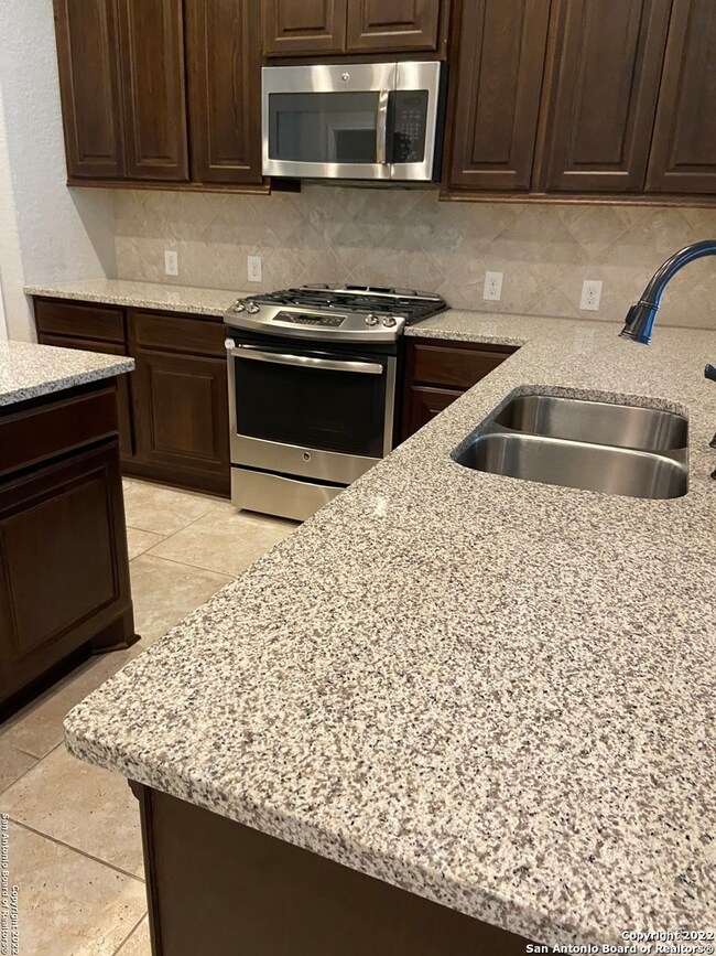 8734 White Crown, San Antonio, TX 78254 - photo 5