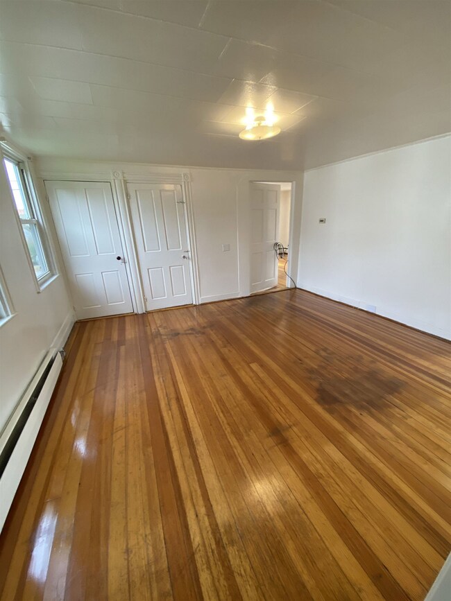 15 Crescent St, Pittsfield, NH 03263 - photo 6