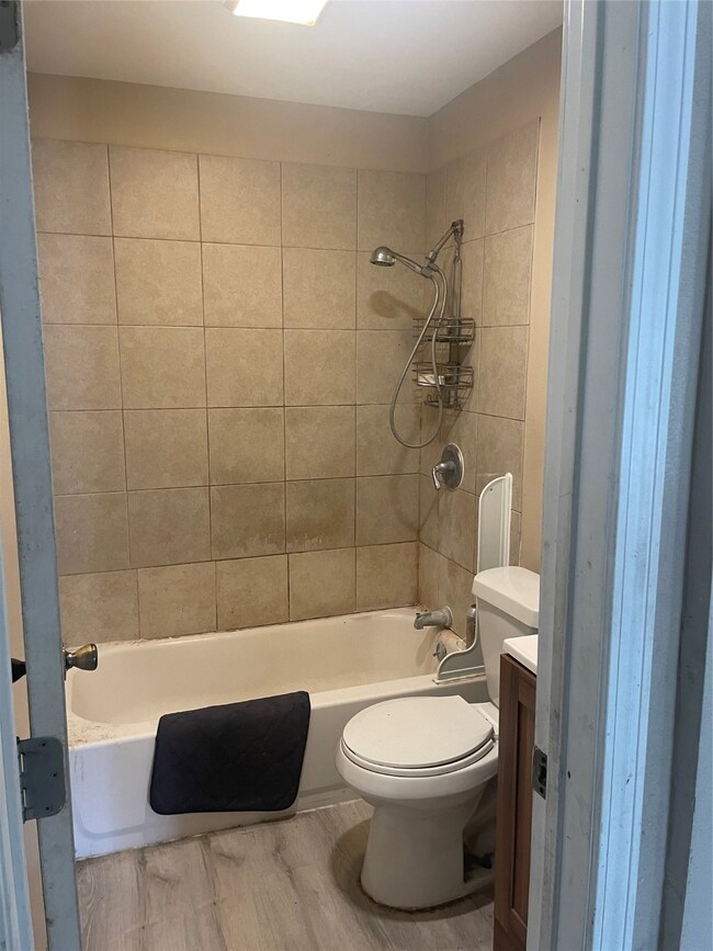 6805 Shotwell St, Houston, TX 77028 - photo 3