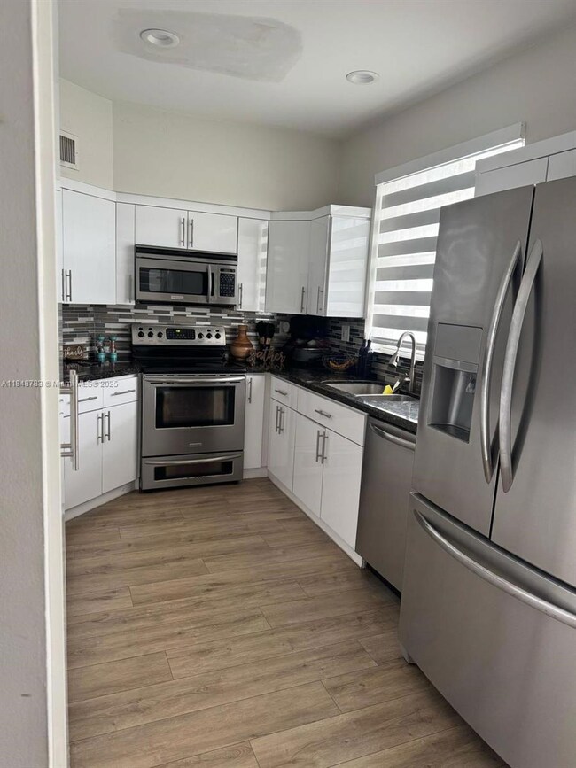 14621 Balgowan Rd unit 1053, Miami Lakes, FL 33016 - photo 3