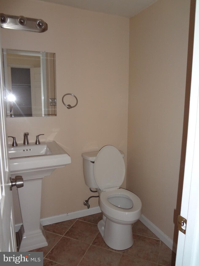 5902 6th St, Falls Church, VA 22041 - photo 4